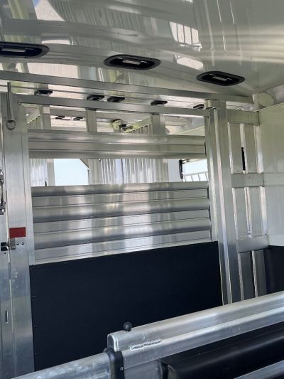 New 2027 4-Star Trailers 6-9 Horse Head to Head Horse Trailer