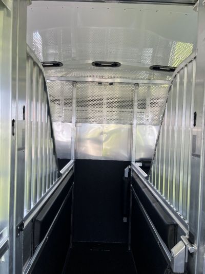 New 2027 4-Star Trailers 6-9 Horse Head to Head Horse Trailer