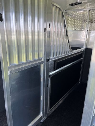 New 2027 4-Star Trailers 6-9 Horse Head to Head Horse Trailer