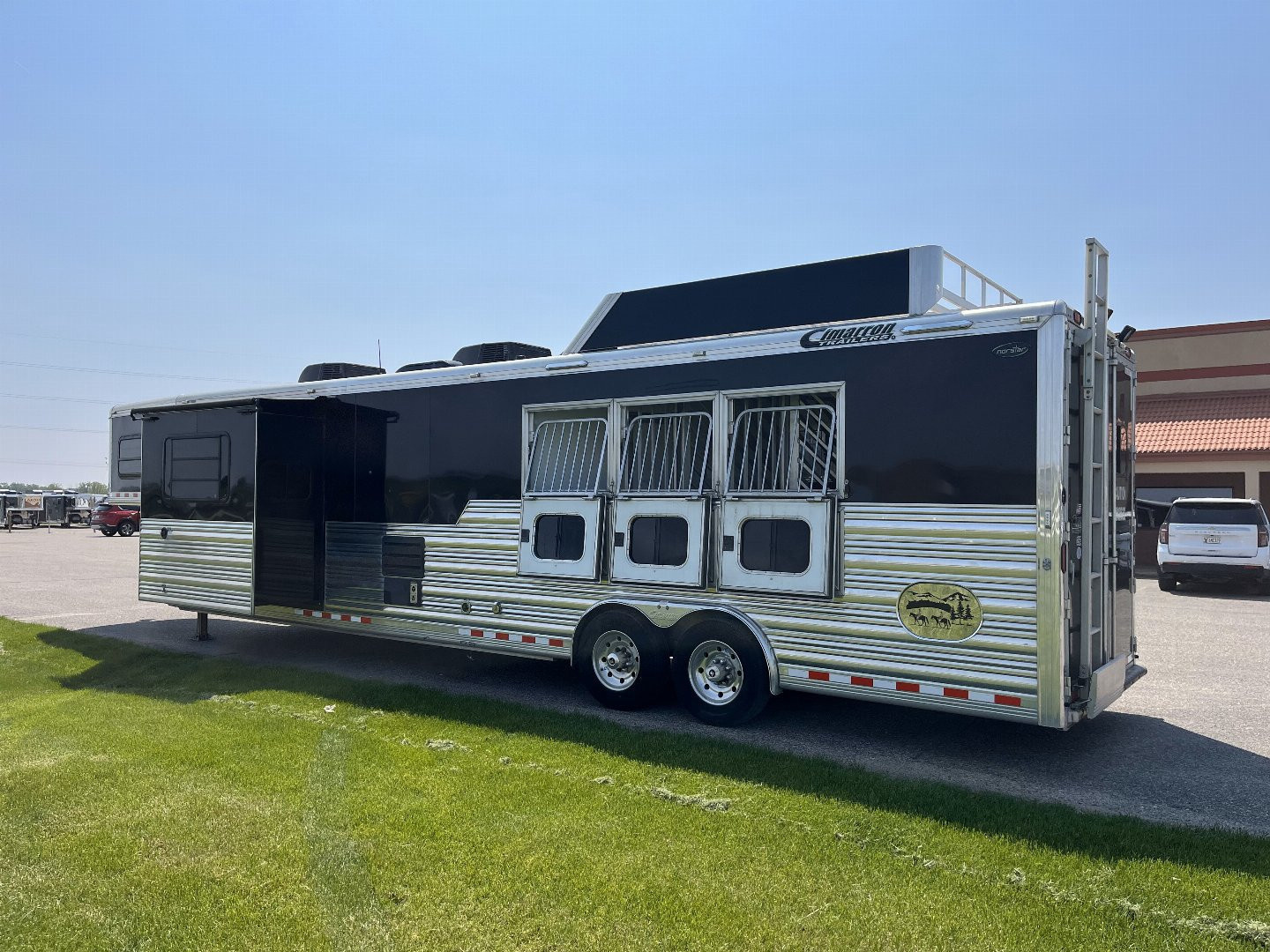 Used 2014 Cimarron Trailers 3H 17' Trail Boss LQ Horse Trailer