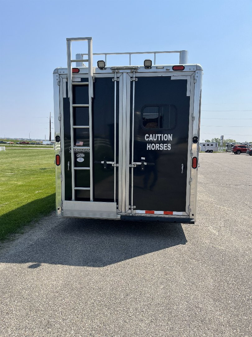 Used 2014 Cimarron Trailers 3H 17' Trail Boss LQ Horse Trailer