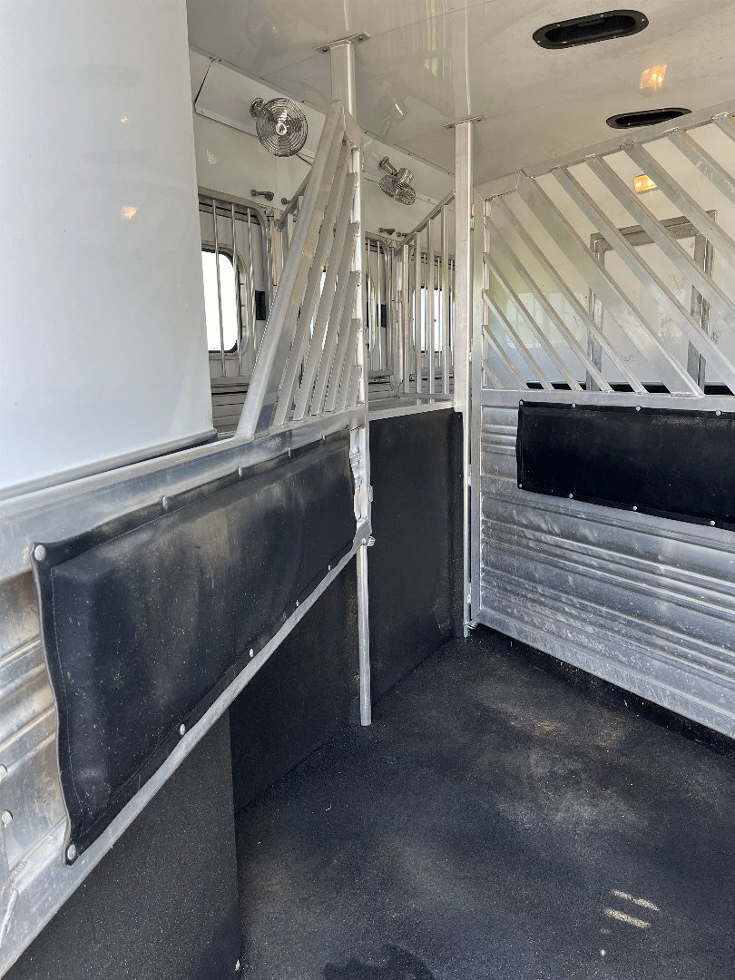 Used 2014 Cimarron Trailers 3H 17' Trail Boss LQ Horse Trailer