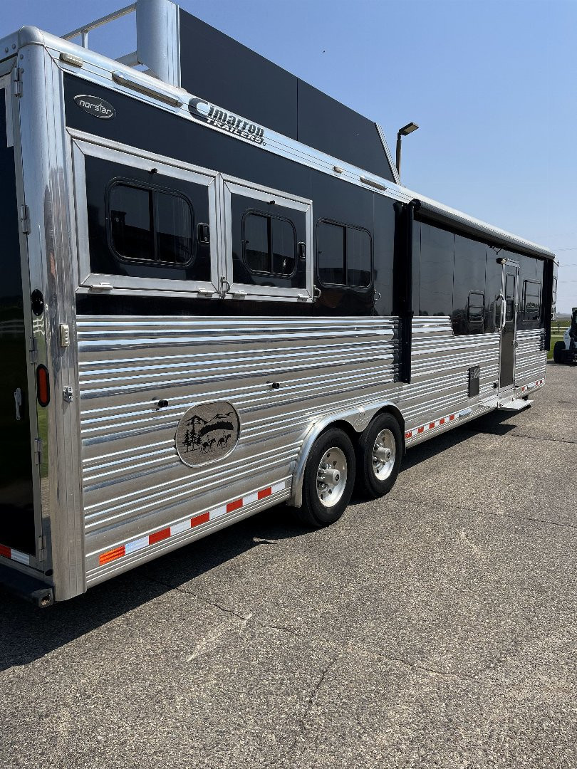 Used 2014 Cimarron Trailers 3H 17' Trail Boss LQ Horse Trailer