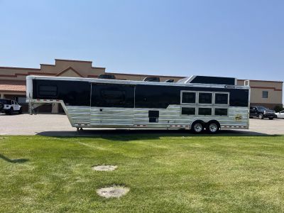 Used 2014 Cimarron Trailers 3H 17' Trail Boss LQ Horse Trailer