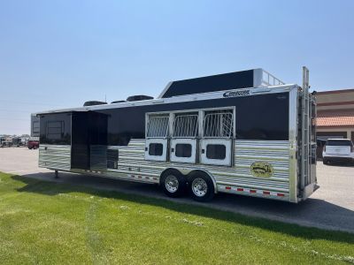 Used 2014 Cimarron Trailers 3H 17' Trail Boss LQ Horse Trailer