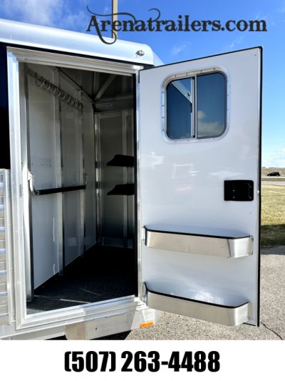 New 2025 4-Star Trailers 2H BP Horse Trailer
