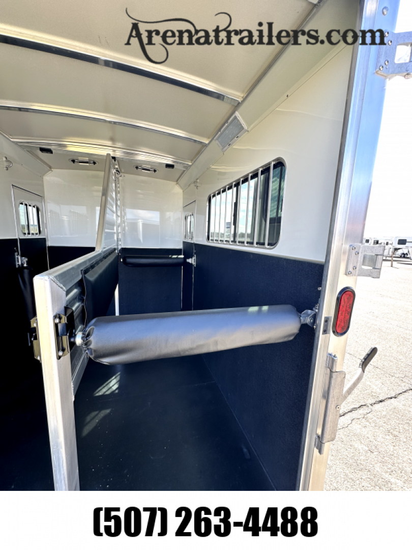New 2024 Cimarron Trailers 2H BP Straight Load Horse Trailer