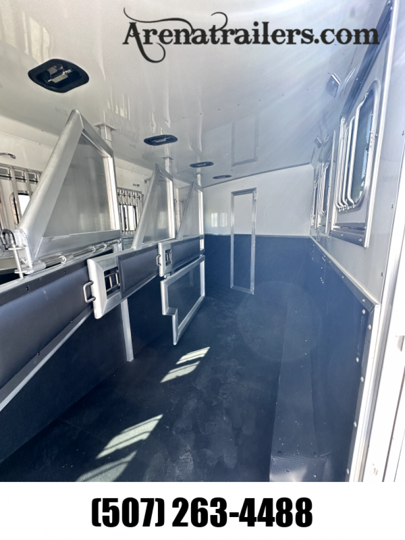 New 2025 Lakota 4H 13' LQ AC8413 Horse Trailer