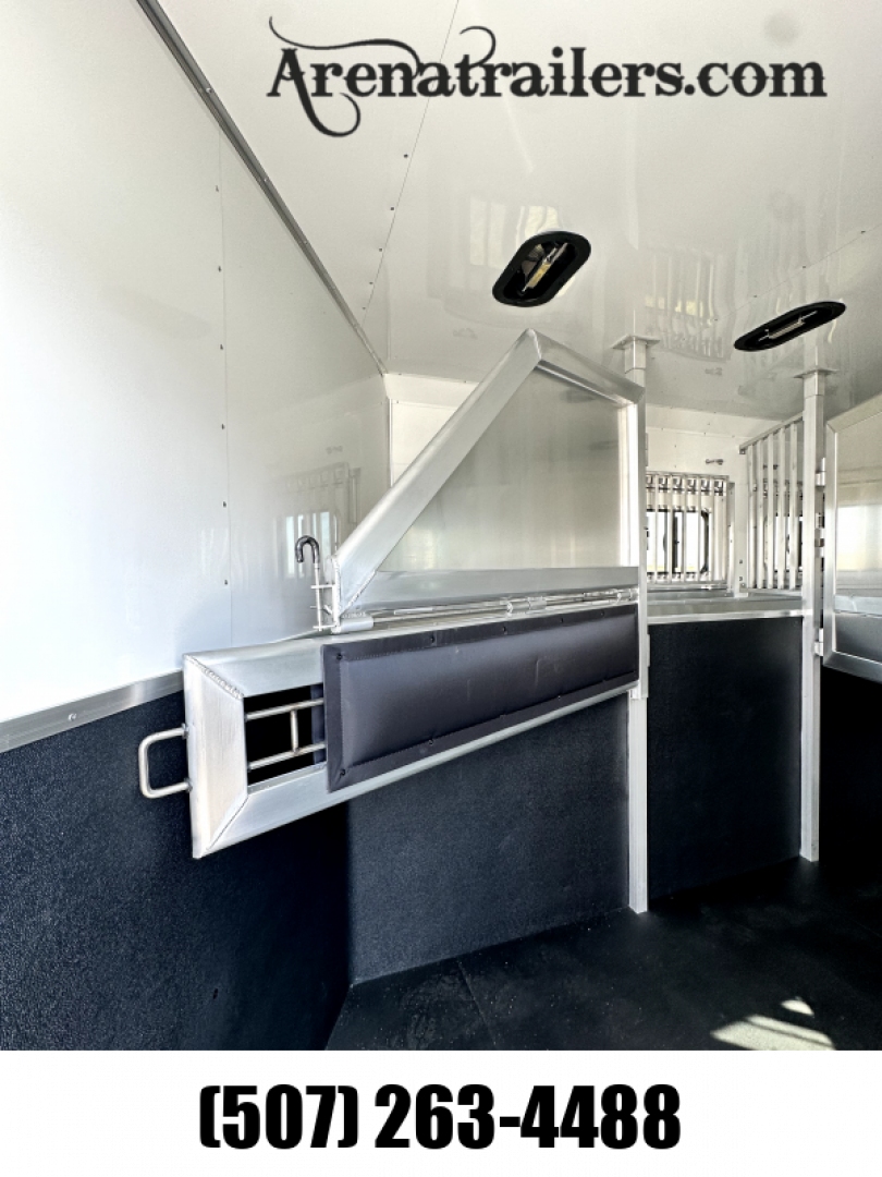 New 2025 Lakota 4H 13' LQ AC8413 Horse Trailer
