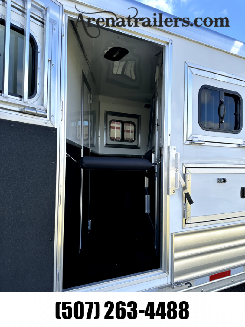 New 2025 Lakota 4H 13' LQ AC8413 Horse Trailer