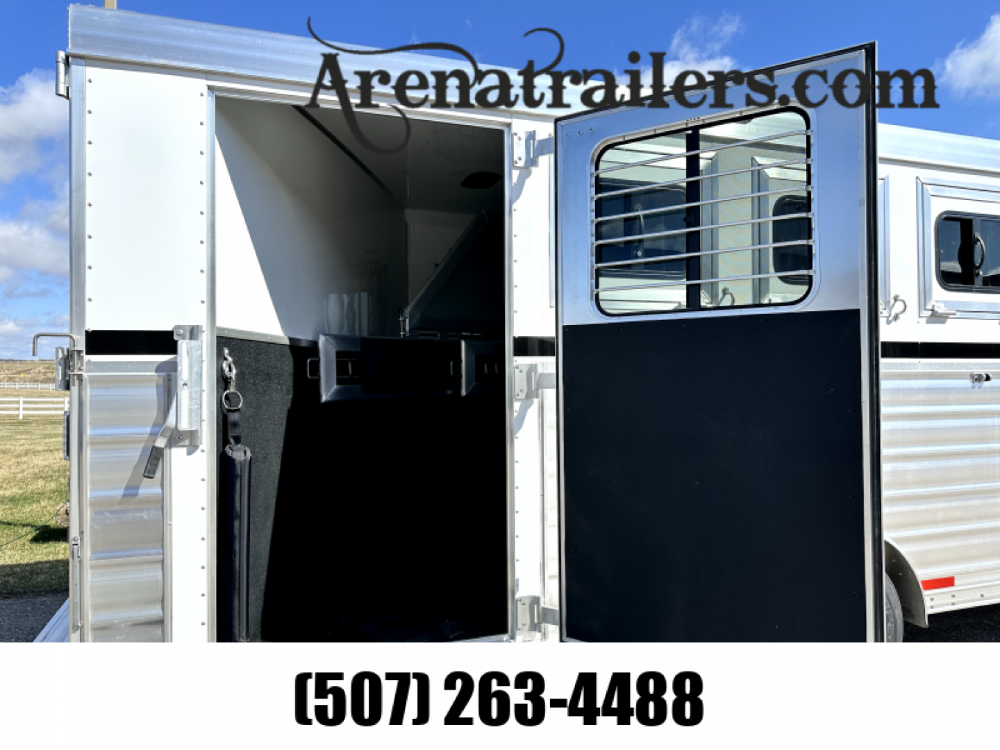 New 2025 Lakota 4H 13' LQ AC8413 Horse Trailer
