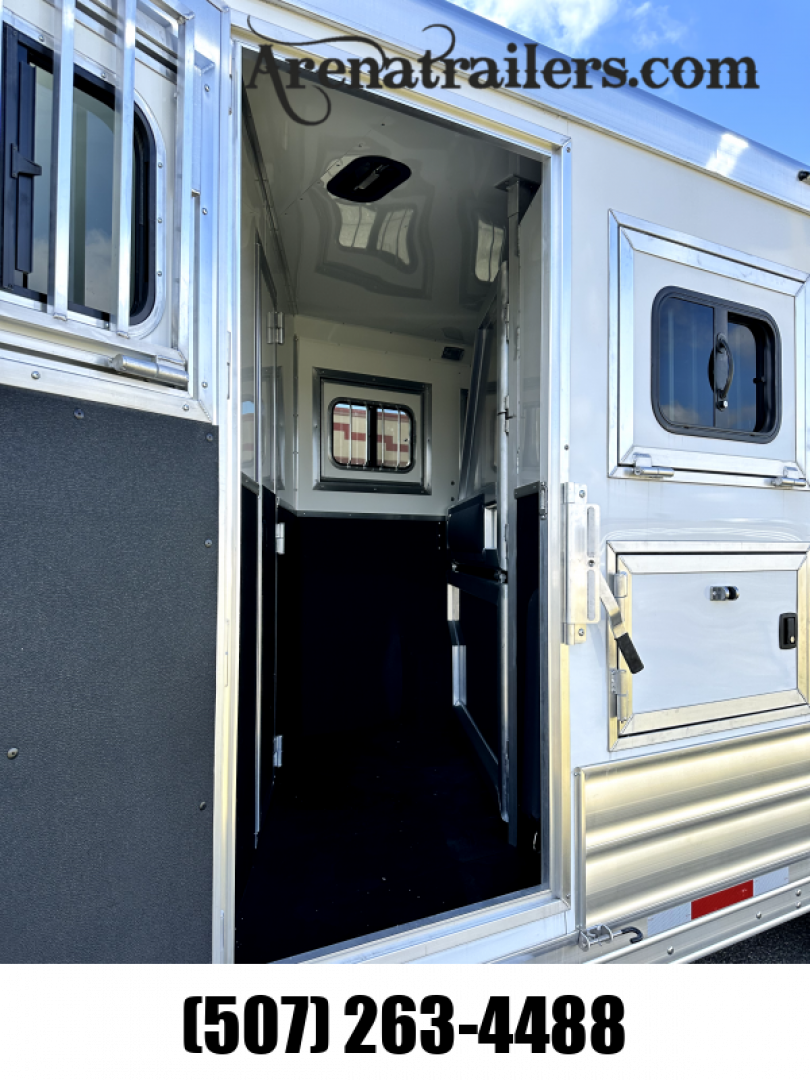 New 2025 Lakota 4H 13' LQ AC8413 Horse Trailer