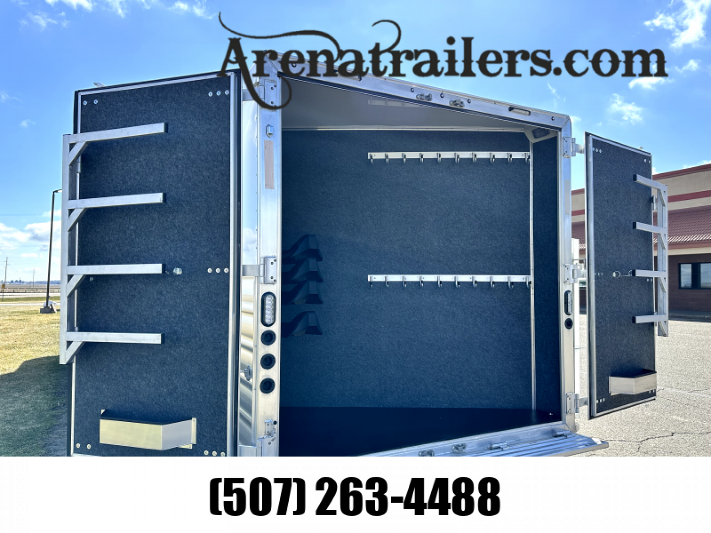 New 2025 Lakota 4H 13' LQ AC8413 Horse Trailer