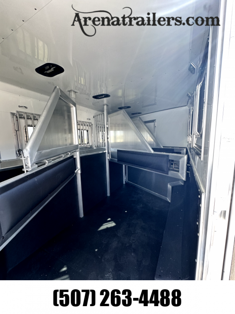 New 2025 Lakota 4H 13' LQ AC8413 Horse Trailer