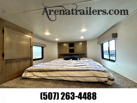 New 2025 Lakota 4H 13' LQ AC8413 Horse Trailer