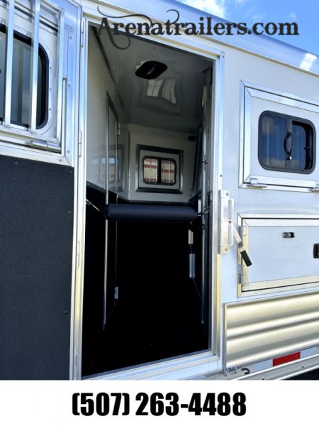 New 2025 Lakota 4H 13' LQ AC8413 Horse Trailer