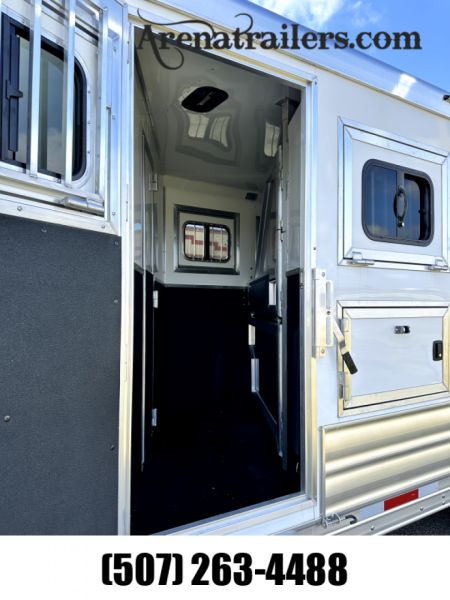 New 2025 Lakota 4H 13' LQ AC8413 Horse Trailer
