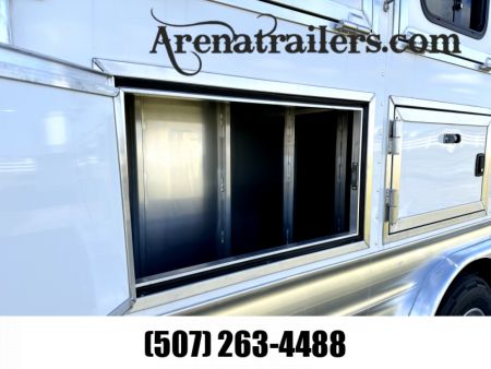 New 2025 Lakota 4H 13' LQ AC8413 Horse Trailer