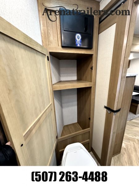 New 2025 Lakota 4H 13' LQ AC8413 Horse Trailer