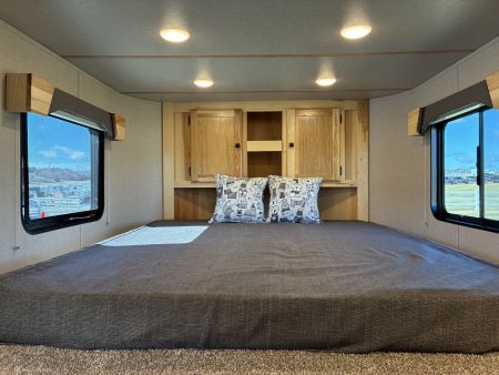 New 2026 Lakota 2H 7' LQ AC27 Horse Trailer