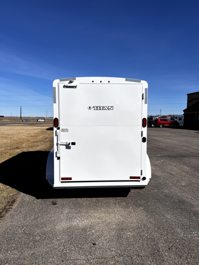 New 2024 Titan Trailers 2H BP Primo Horse Trailer