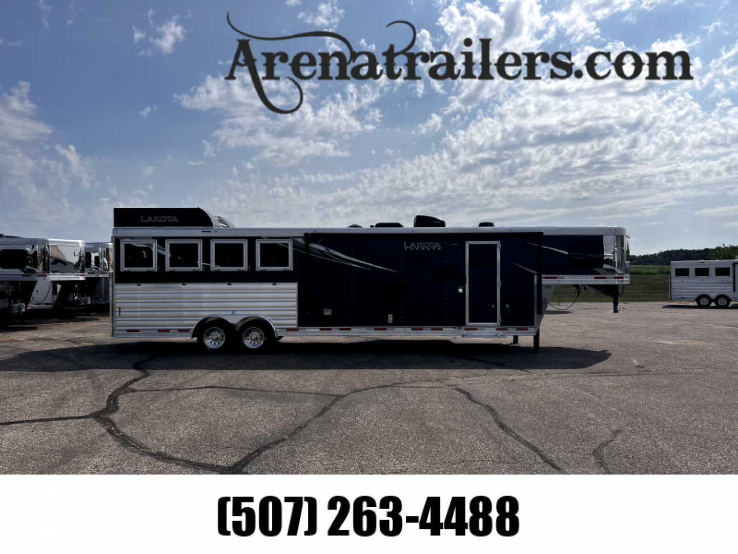 New 2024 Lakota 4H 13' LQ C8413SR Horse Trailer