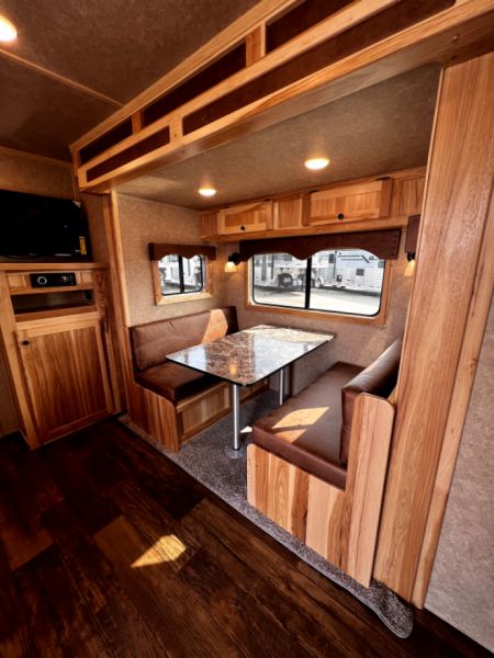 New 2024 Lakota 4H 13' LQ C8413SR Horse Trailer