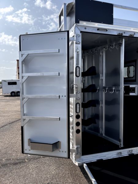 New 2024 Lakota 4H 13' LQ C8413SR Horse Trailer
