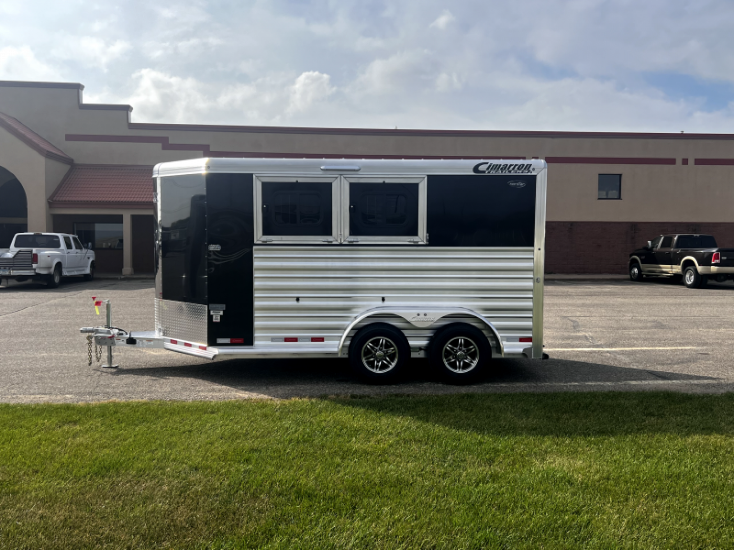 New 2024 Cimarron Trailers 2H BP RTG Horse Trailer
