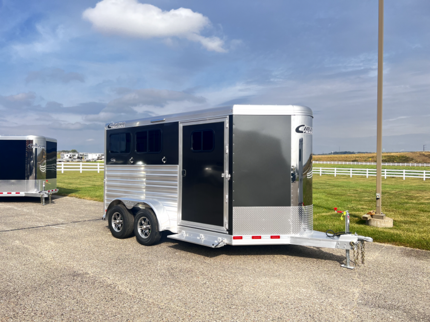 New 2024 Cimarron Trailers 2H BP RTG Horse Trailer