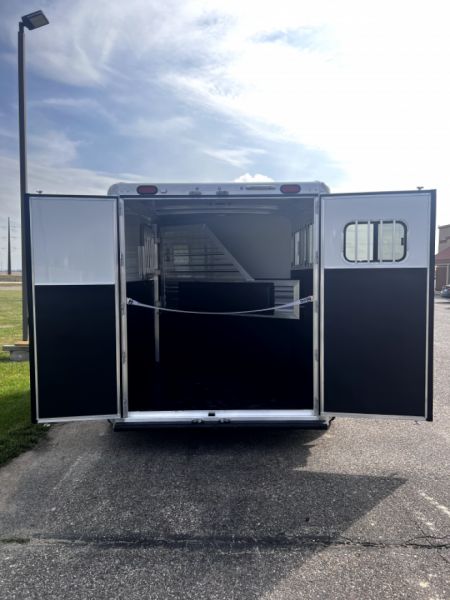 New 2024 Cimarron Trailers 2H BP RTG Horse Trailer