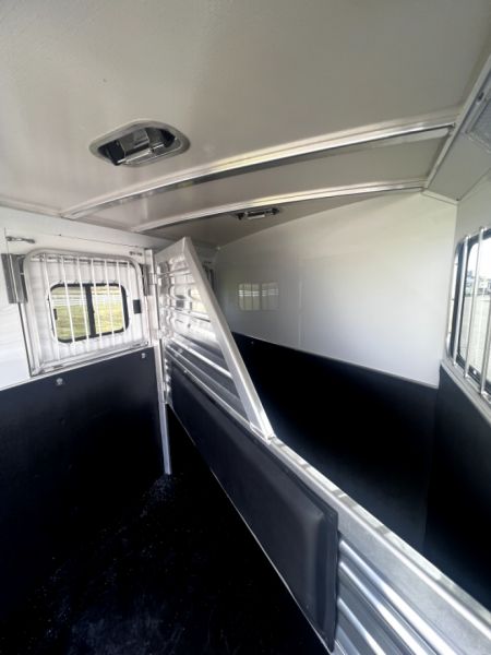 New 2024 Cimarron Trailers 2H BP RTG Horse Trailer