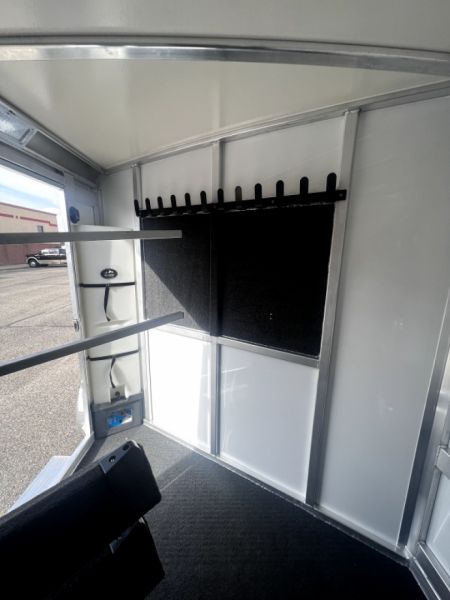 New 2024 Cimarron Trailers 2H BP RTG Horse Trailer