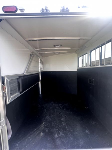 New 2024 Cimarron Trailers 2H BP RTG Horse Trailer