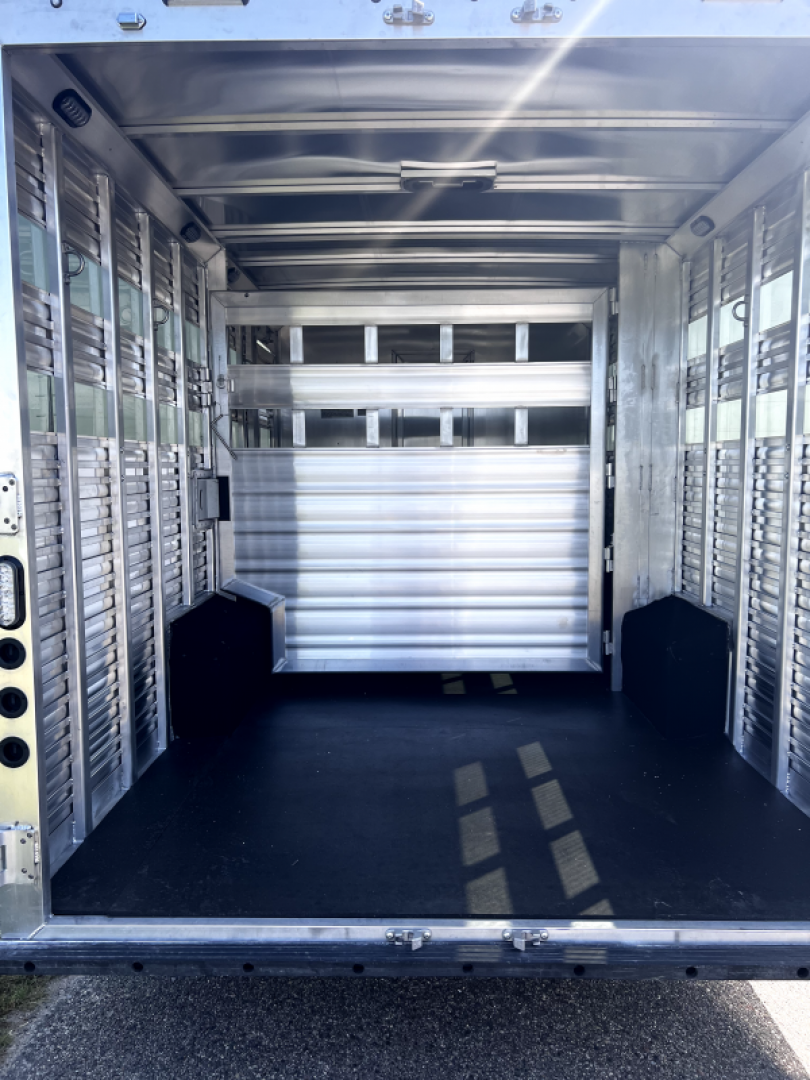 New 2024 Lakota 14' LE 13' LQ LE81413 Horse Trailer