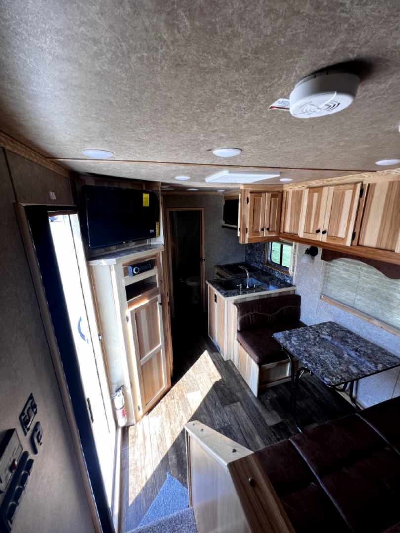 New 2024 Lakota 14' LE 13' LQ LE81413 Horse Trailer