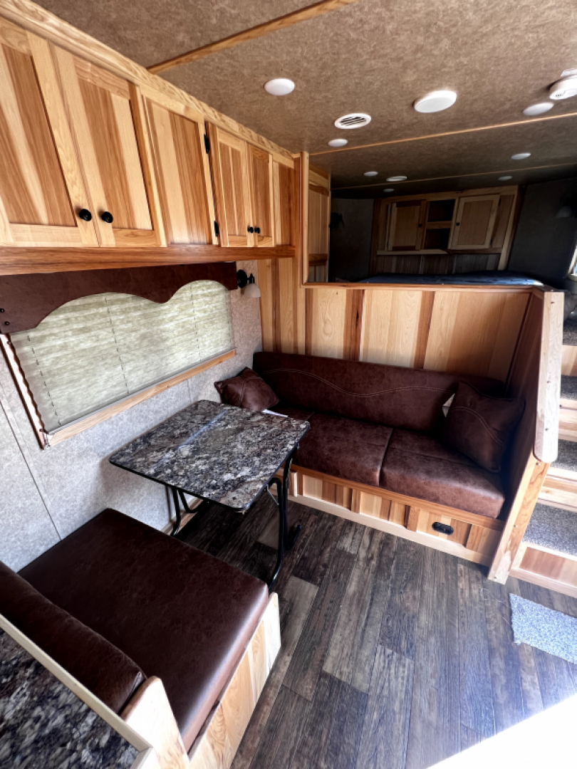 New 2024 Lakota 14' LE 13' LQ LE81413 Horse Trailer