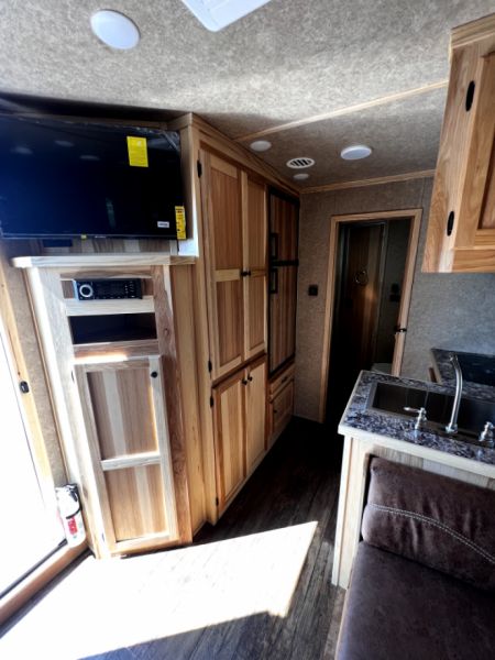 New 2024 Lakota 14' LE 13' LQ LE81413 Horse Trailer