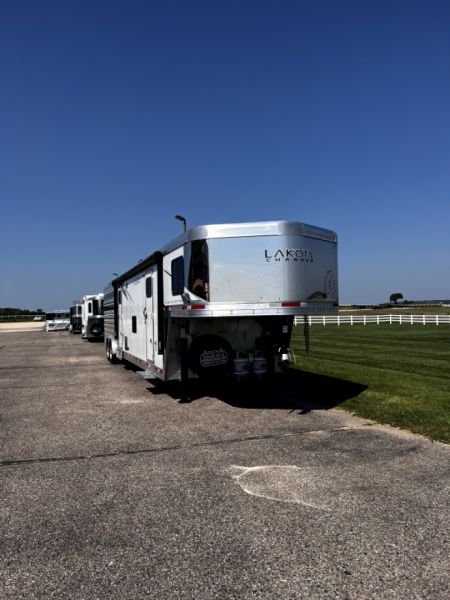 New 2024 Lakota 14' LE 13' LQ LE81413 Horse Trailer