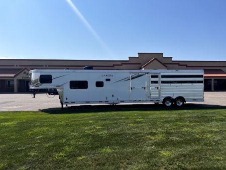 New 2024 Lakota 14' LE 13' LQ LE81413 Horse Trailer