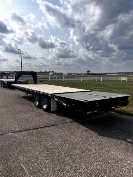 New 2023 Titan Trailers 26' Ruff Neck GN Flatbed Trailer