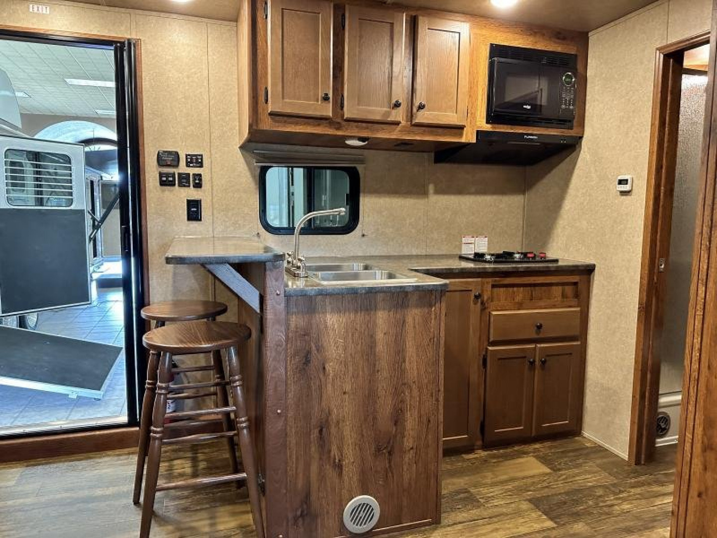 New 2023 Lakota 4 Horse 13' LQ Colt Horse Trailer