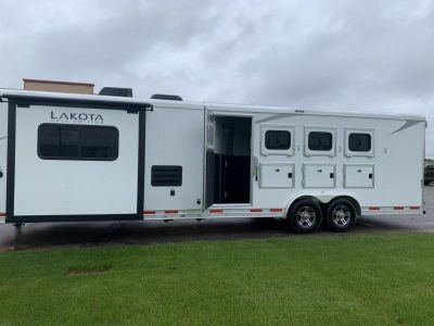 New 2023 Lakota 4 Horse 13' LQ Colt Horse Trailer