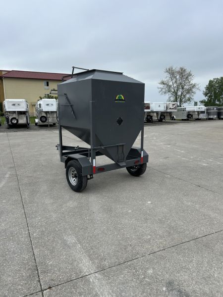 New 2026 Other 2 Ton Feed Buggy Livestock Equipment