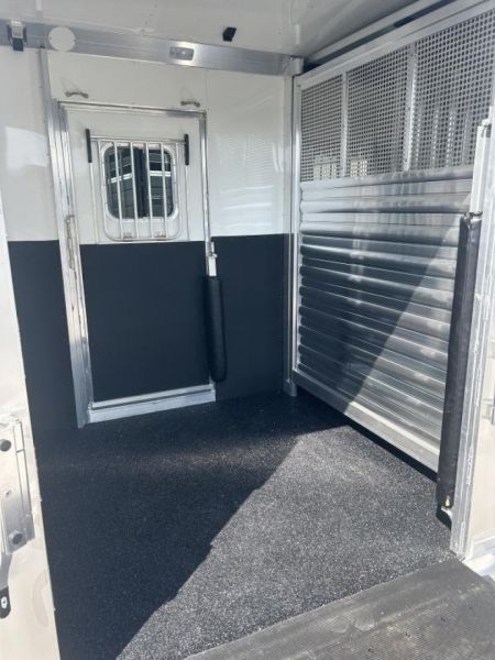 New 2024 4-Star Trailers 4 Horse Head to Head Horse Trailer