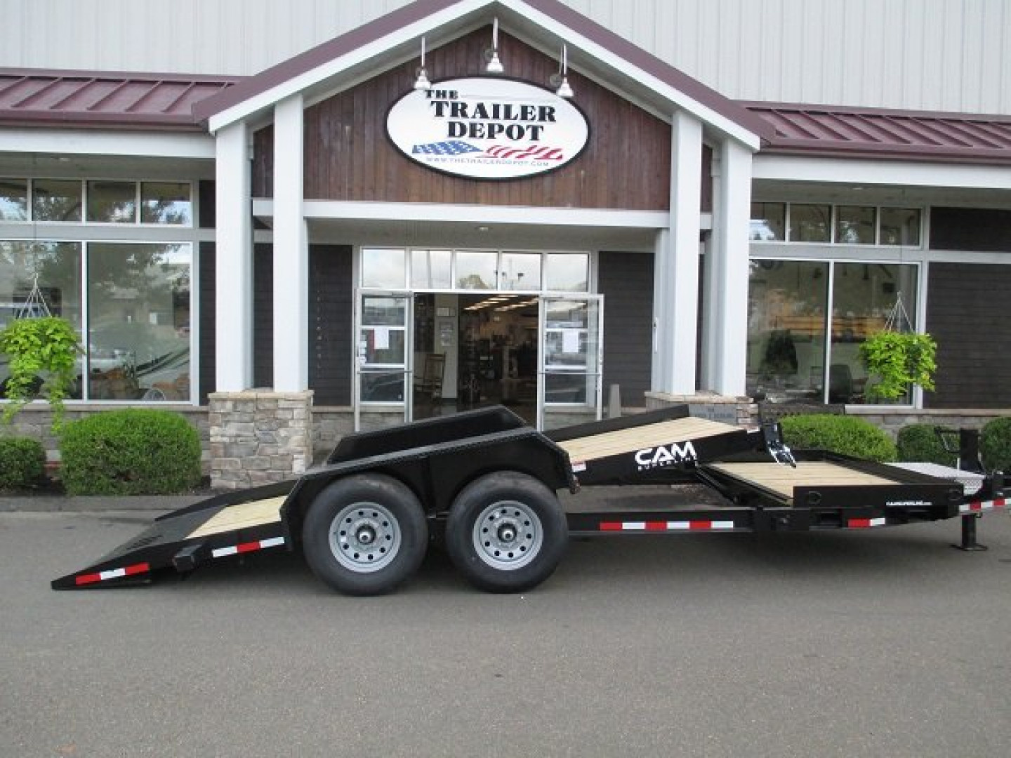 New CAM Superline 6’9″ X 21′ SPLIT TILT EQUIPMENT HAULER 15.4K