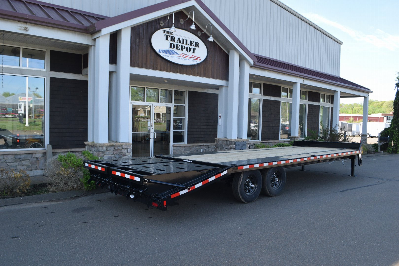 New Sure-Trac 8'6" x 20' + 5' Low Profile Deckover 15K