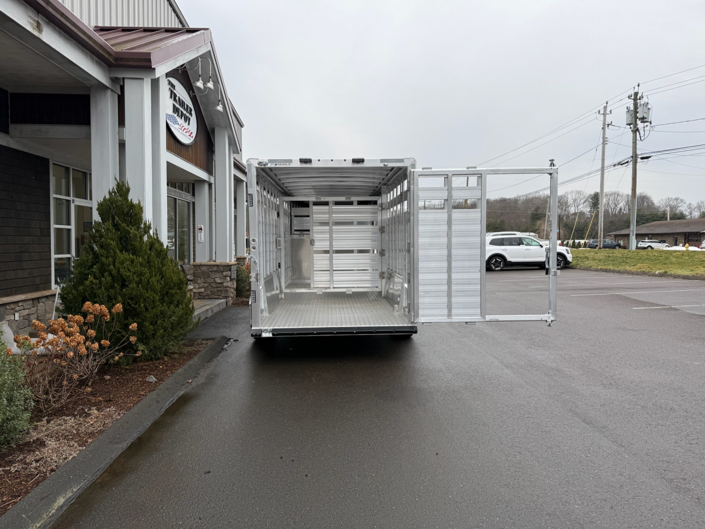 New Featherlite 7' x 20' Gooseneck Livestock Trailer 14K