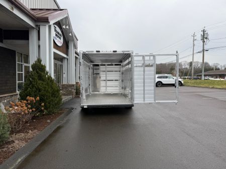 New Featherlite 7' x 20' Gooseneck Livestock Trailer 14K