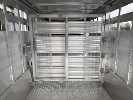 New Featherlite 7' x 20' Gooseneck Livestock Trailer 14K